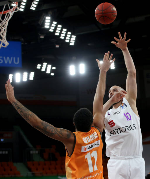 是一个充满 是一个充满